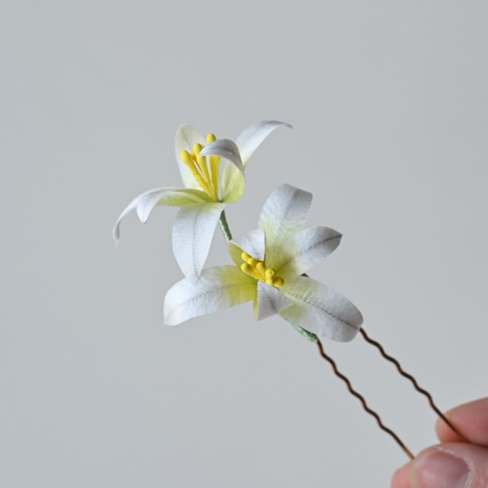 Handmade Ronghua – White Blossom Hair Accessory