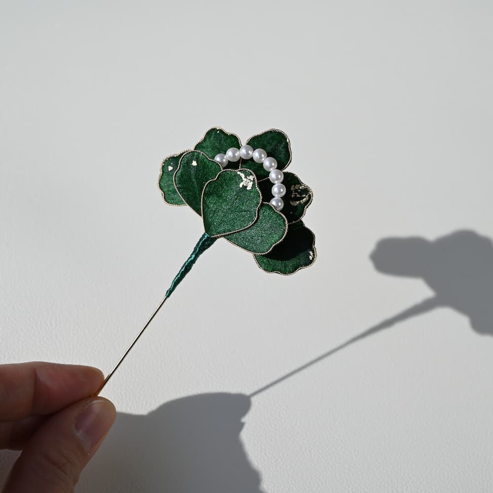 Handmade Ronghua – Verdant Pearl Brooch