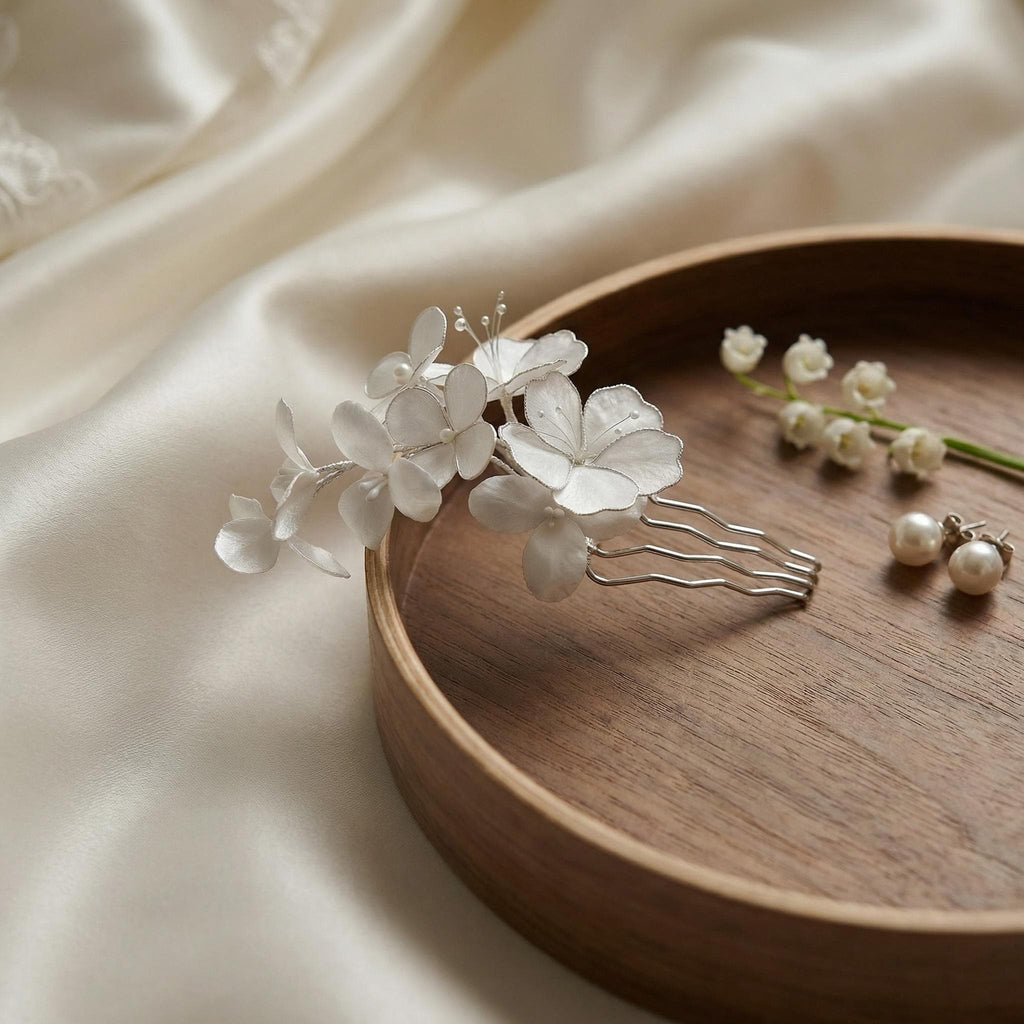 Handmade Ronghua- White Floral Hair Comb